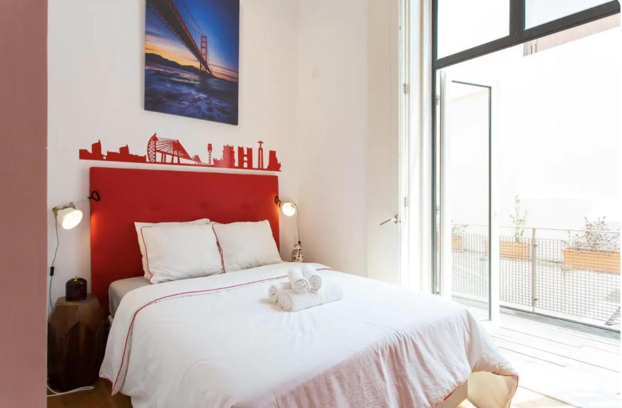Beautiful 3-Story house in Chiado with a 40m² private terrace Lisboa Exterior foto