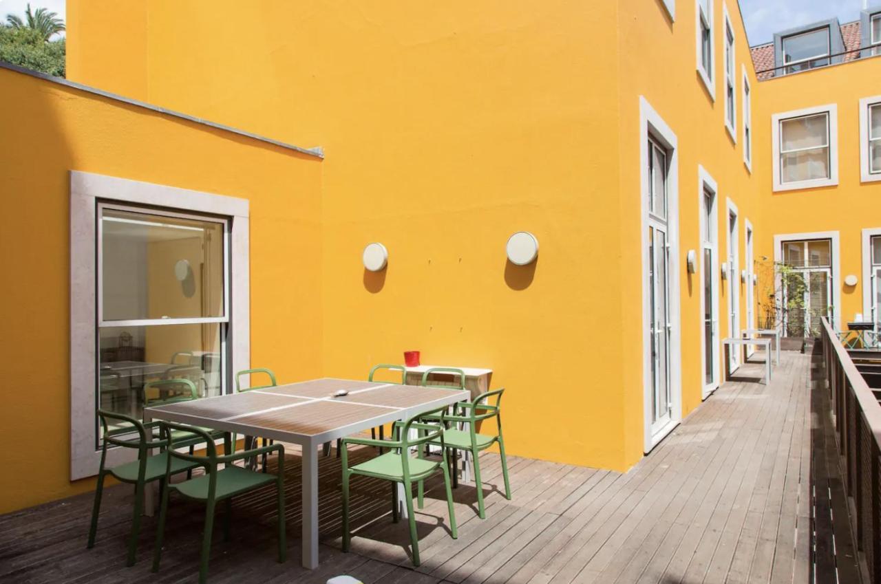 Beautiful 3-Story house in Chiado with a 40m² private terrace Lisboa Exterior foto