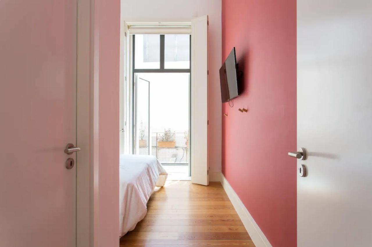 Beautiful 3-Story house in Chiado with a 40m² private terrace Lisboa Exterior foto