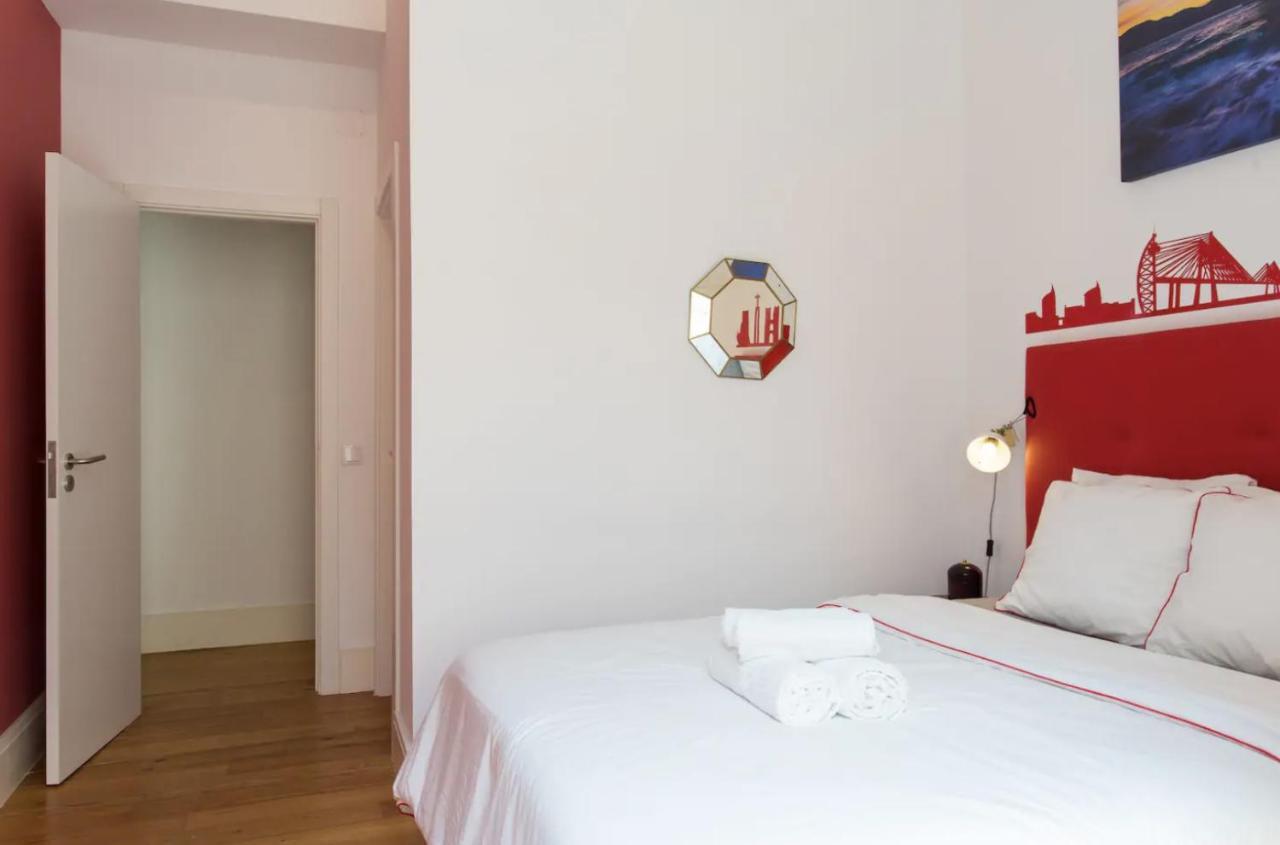 Beautiful 3-Story house in Chiado with a 40m² private terrace Lisboa Exterior foto