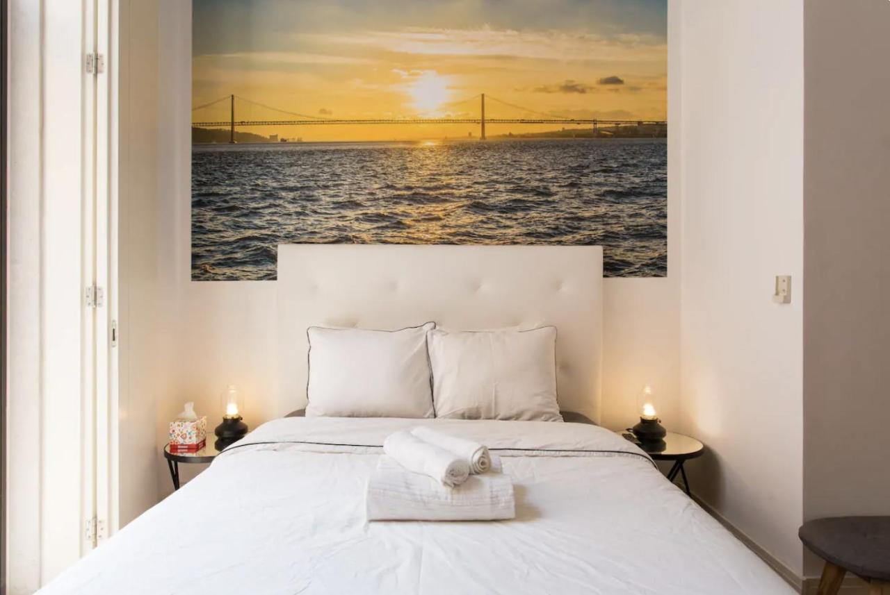 Beautiful 3-Story house in Chiado with a 40m² private terrace Lisboa Exterior foto