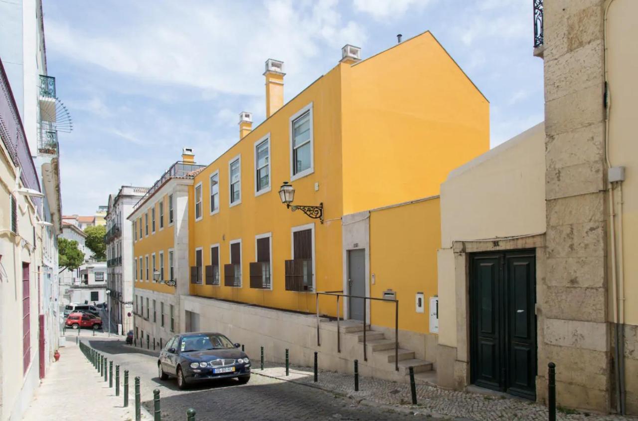 Beautiful 3-Story house in Chiado with a 40m² private terrace Lisboa Exterior foto