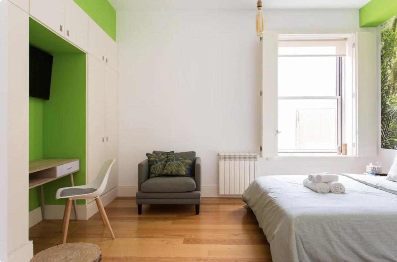 Beautiful 3-Story house in Chiado with a 40m² private terrace Lisboa Exterior foto