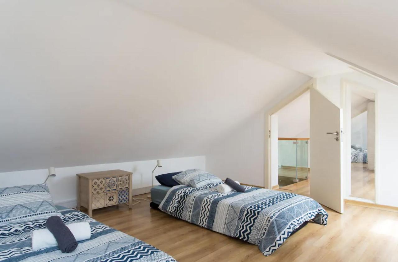 Beautiful 3-Story house in Chiado with a 40m² private terrace Lisboa Exterior foto