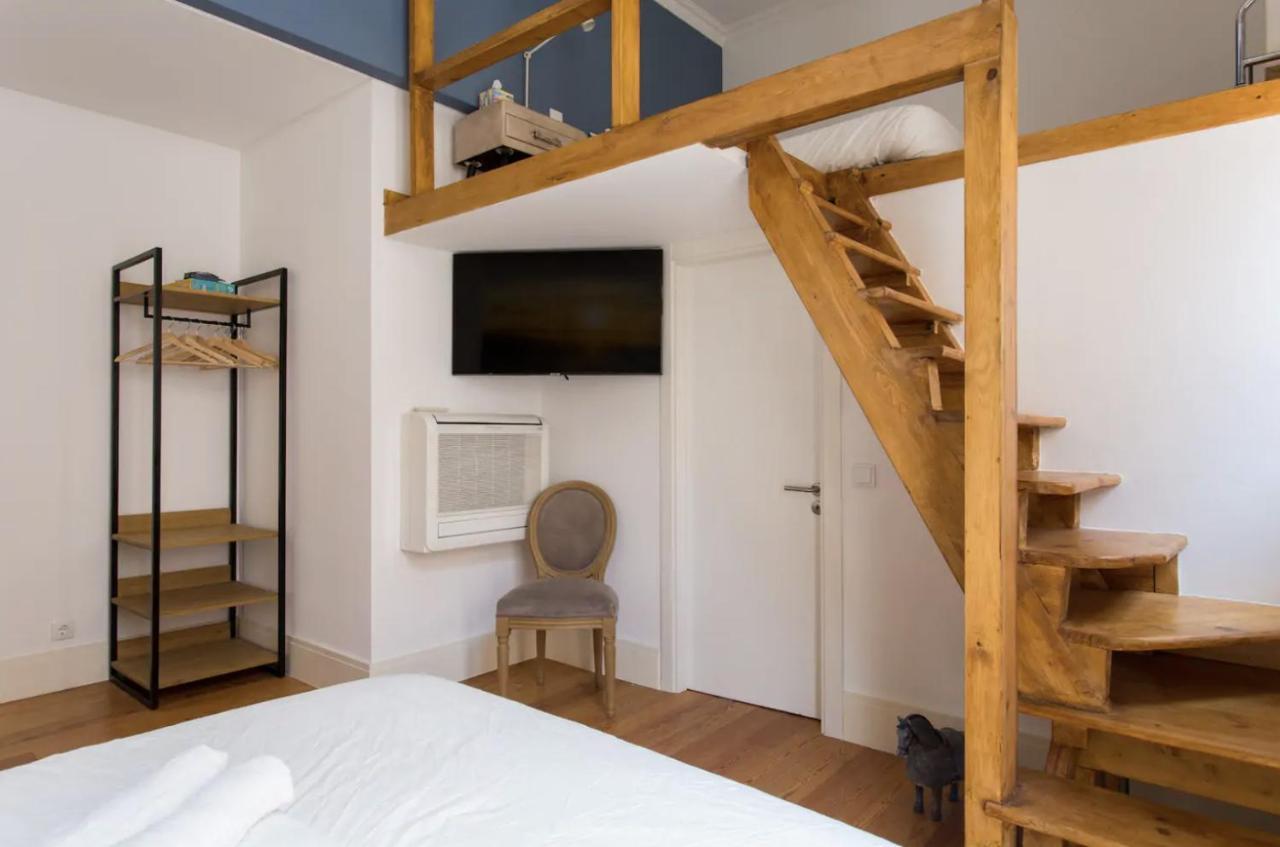 Beautiful 3-Story house in Chiado with a 40m² private terrace Lisboa Exterior foto