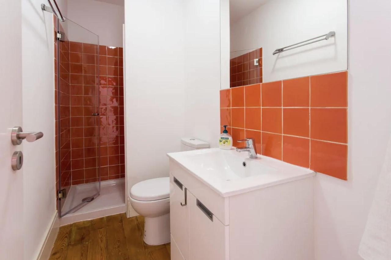 Beautiful 3-Story house in Chiado with a 40m² private terrace Lisboa Exterior foto
