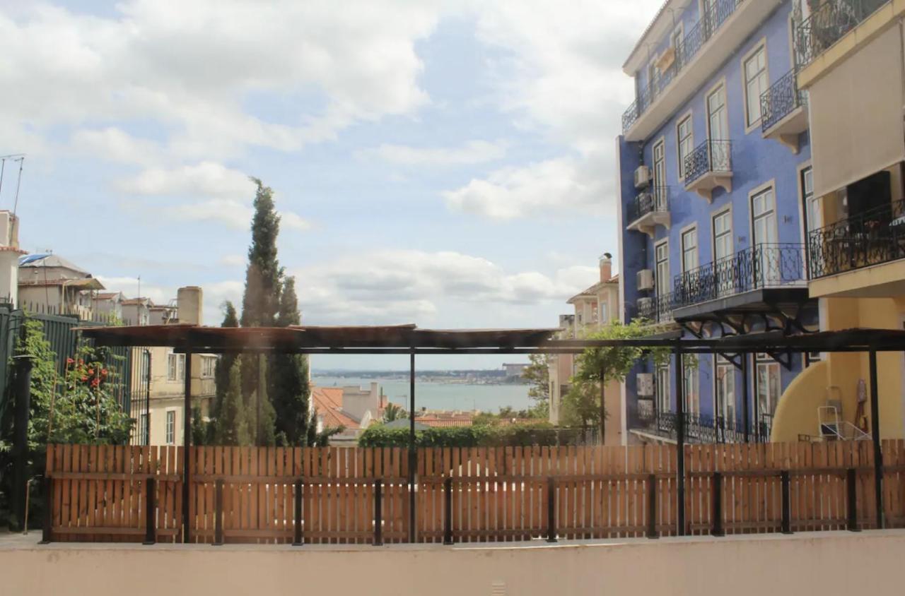 Beautiful 3-Story house in Chiado with a 40m² private terrace Lisboa Exterior foto