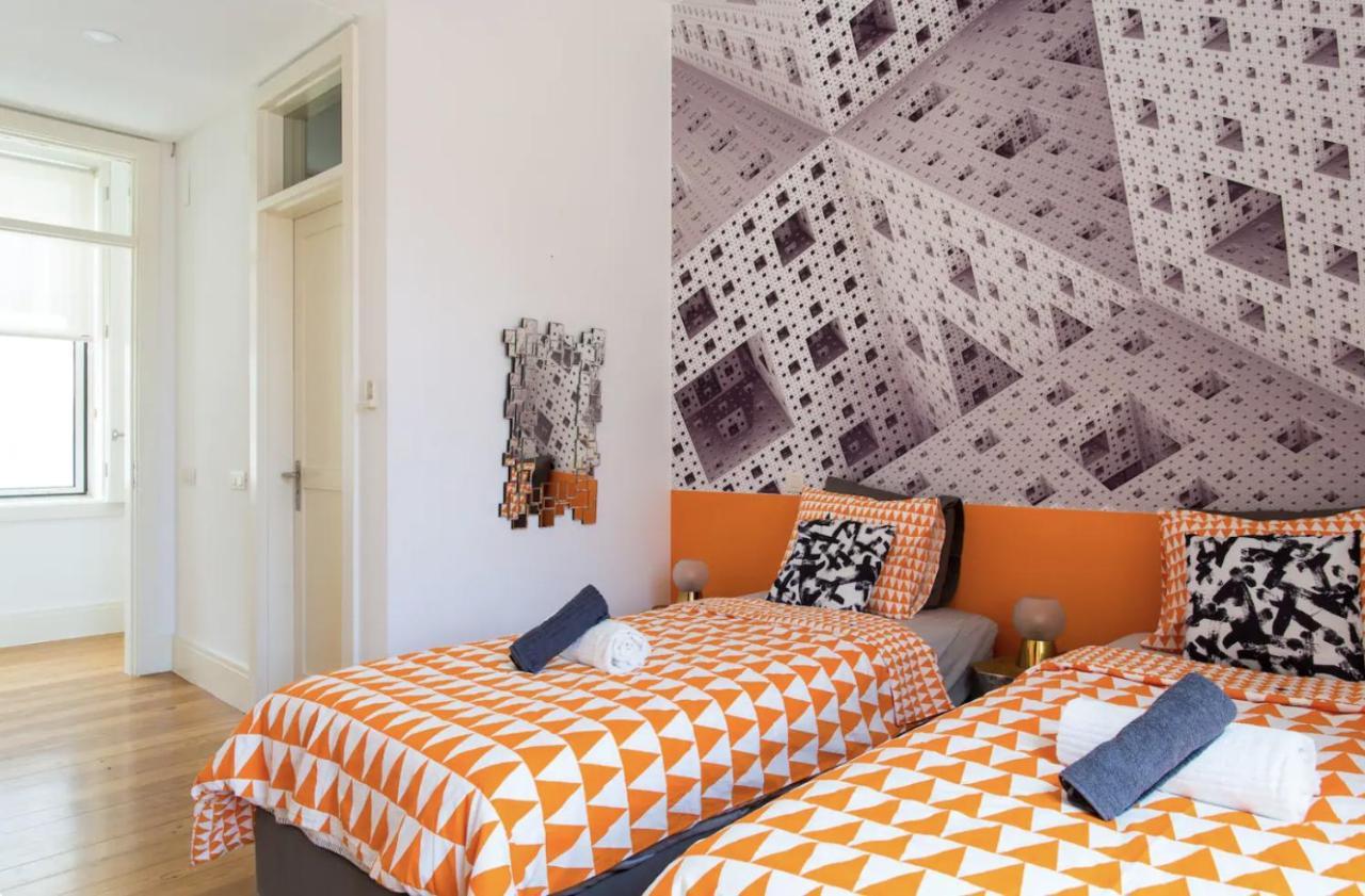 Beautiful 3-Story house in Chiado with a 40m² private terrace Lisboa Exterior foto