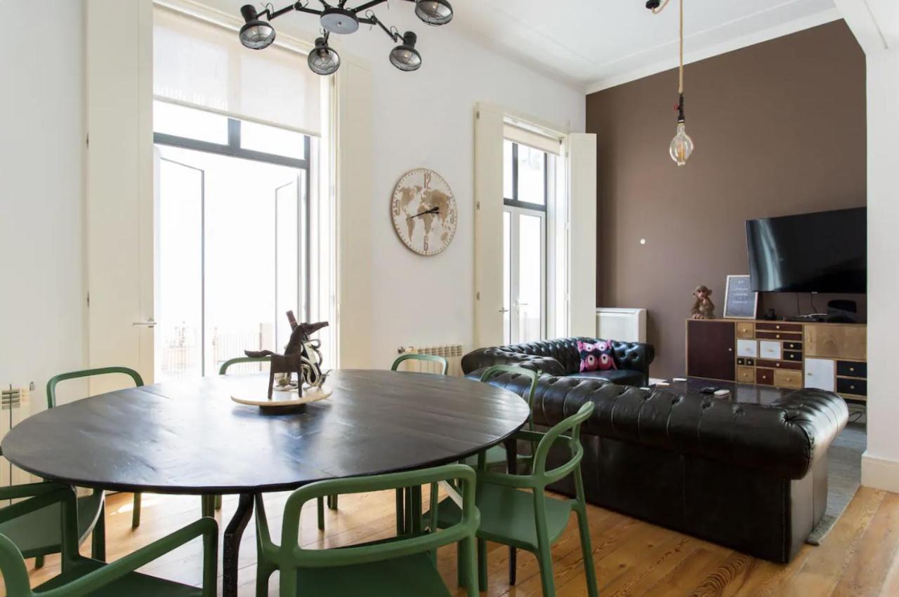 Beautiful 3-Story house in Chiado with a 40m² private terrace Lisboa Exterior foto