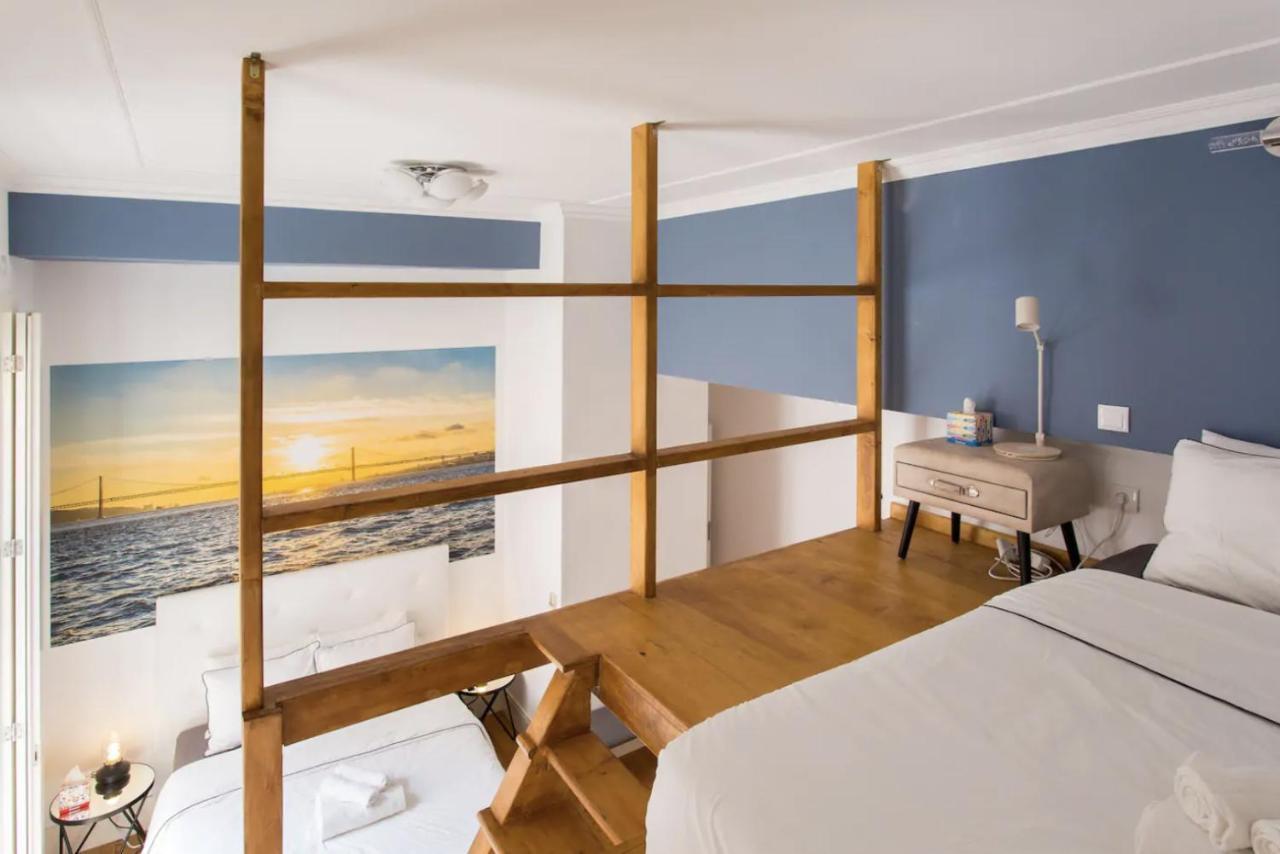 Beautiful 3-Story house in Chiado with a 40m² private terrace Lisboa Exterior foto