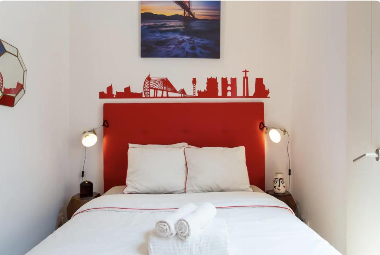Beautiful 3-Story house in Chiado with a 40m² private terrace Lisboa Exterior foto