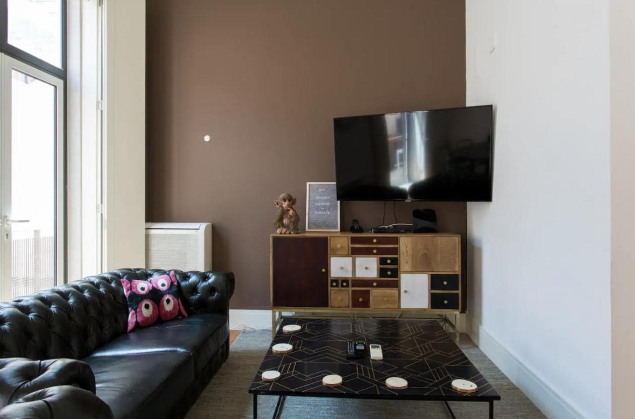 Beautiful 3-Story house in Chiado with a 40m² private terrace Lisboa Exterior foto
