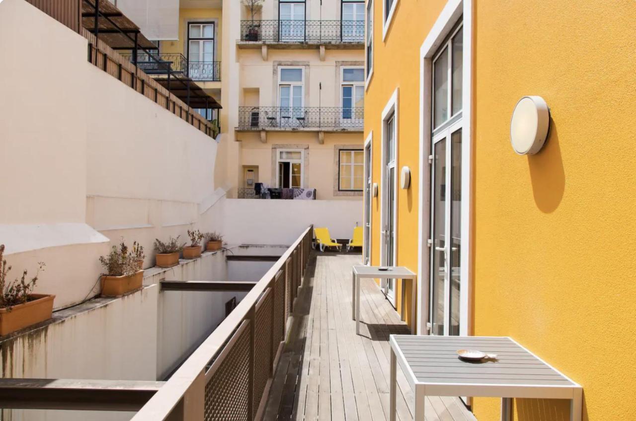 Beautiful 3-Story house in Chiado with a 40m² private terrace Lisboa Exterior foto