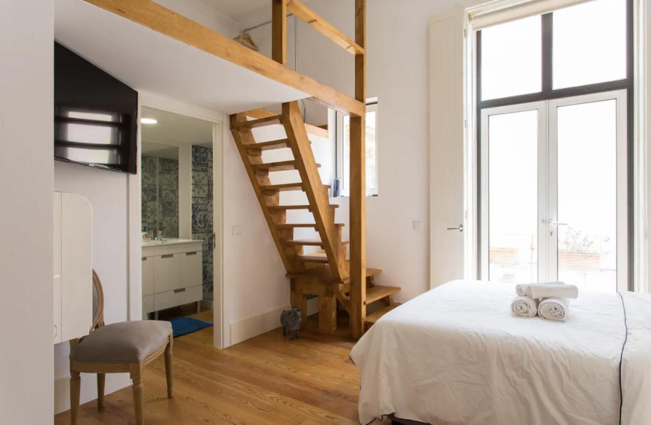 Beautiful 3-Story house in Chiado with a 40m² private terrace Lisboa Exterior foto